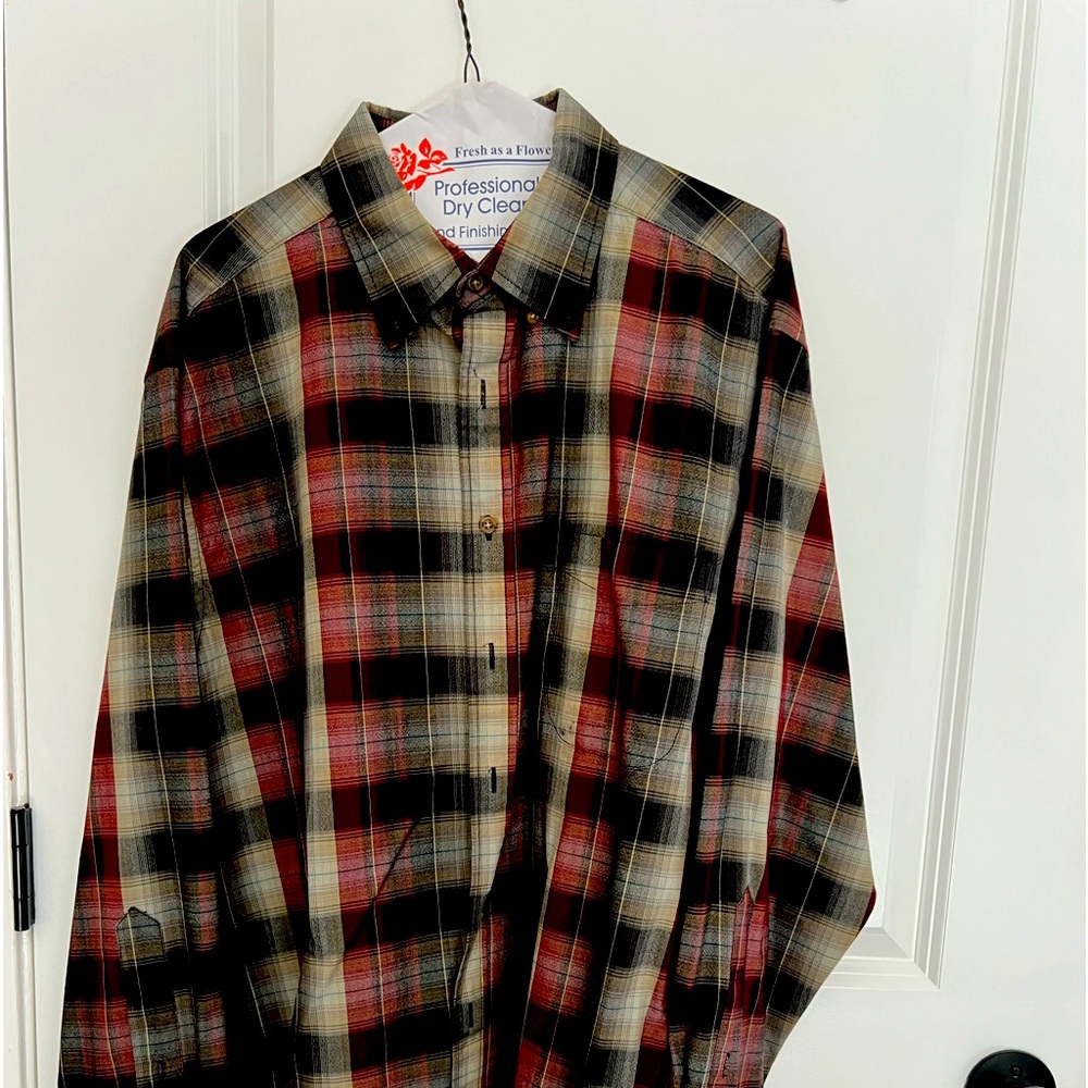 Pendleton Wool dress shirt. Size large. Black/burgundy/gray plaid.
